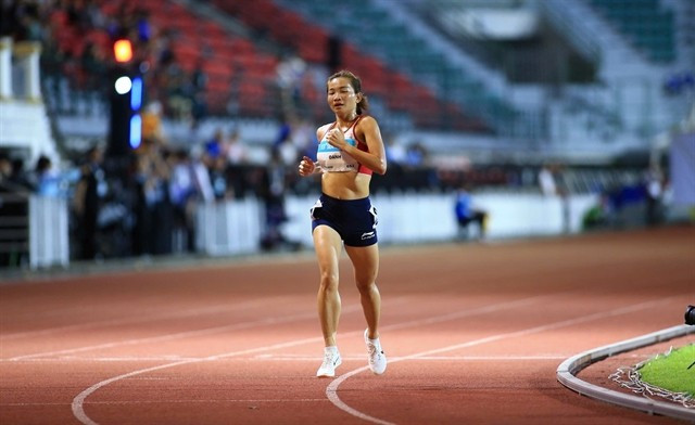 Nguyen Thi Oanh is still outstanding in the women's 5,000m SEA Games. Photos courtesy of the Vietnam sports delegation (Photo: VNA)