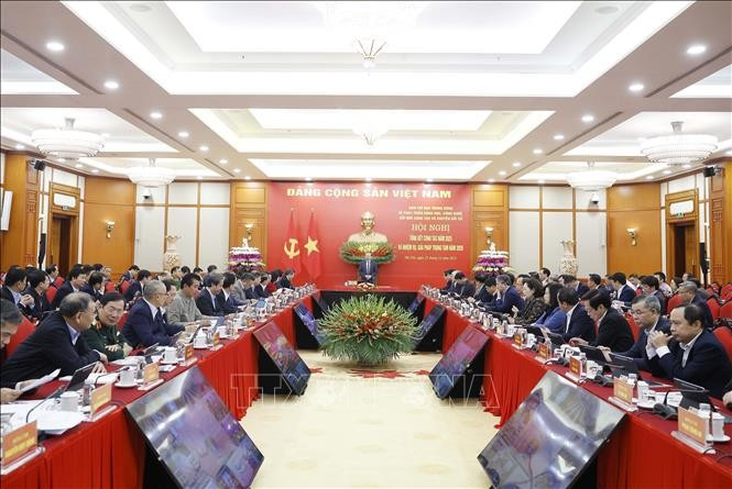 Party General Secretary To Lam speaks at the conference reviewing the 2025 performance of the Central Steering Committee for Science and Technology Development, Innovation and Digital Transformation, and outlining key tasks and solutions for 2026. (Photo: VNA) 