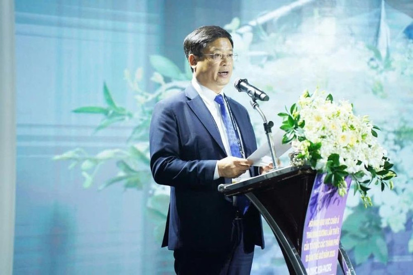 Nguyen Thanh Binh, Standing Vice Chairman of the Hue municipal People’s Committee speaks at the event (Photo: VNA)