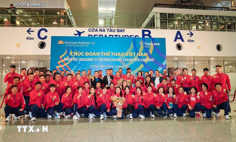 The Vietnamese sports delegation to the 33rd SEA Games in Thailand. (Photo: VNA)