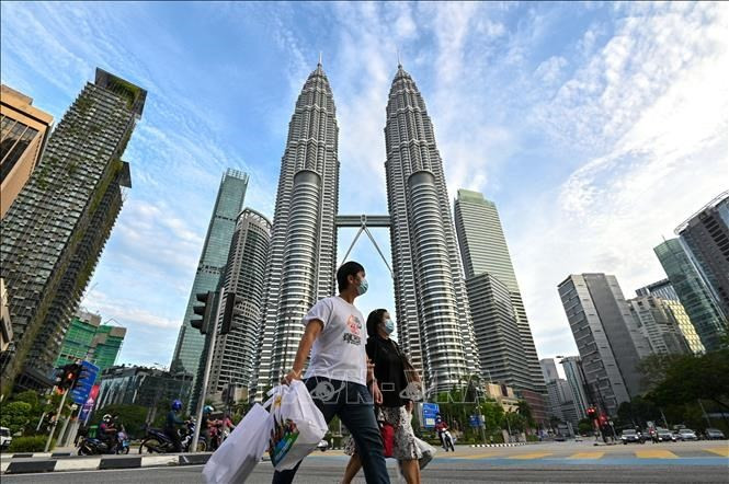 Malaysia’s economic resilience is expected to continue in the short term, supported by strong domestic demand (Photo: XINHUA/VNA)
