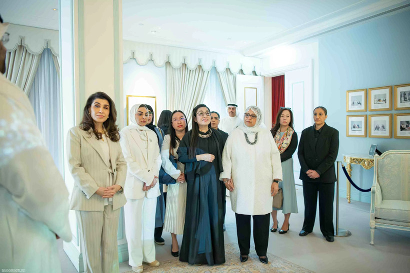 The spouses of Vietnamese, Kuwaiti PMs visit the museum (Photo: baoquocte,vn)