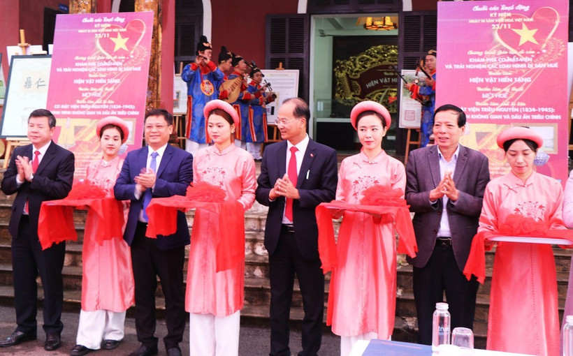 Delegates at the launch of a series of exhibitions and heritage education activities to mark the 20th anniversary of Vietnam Cultural Heritage Day (November 23, 2005 – 2025). (Photo: VNA)