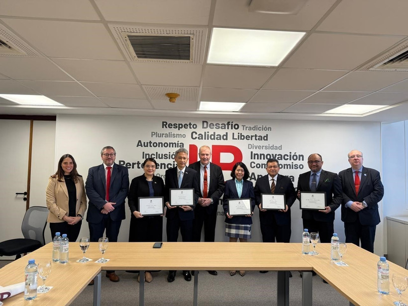 Participants in the seminar on ASEAN in Buenos Aires on October 14, 2025 (Photo: VNA)