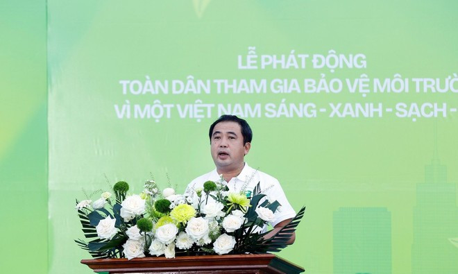 Acting Minister of Agriculture and Environment Do Duc Thang speaks at the launching ceremony (Photo: VNA)