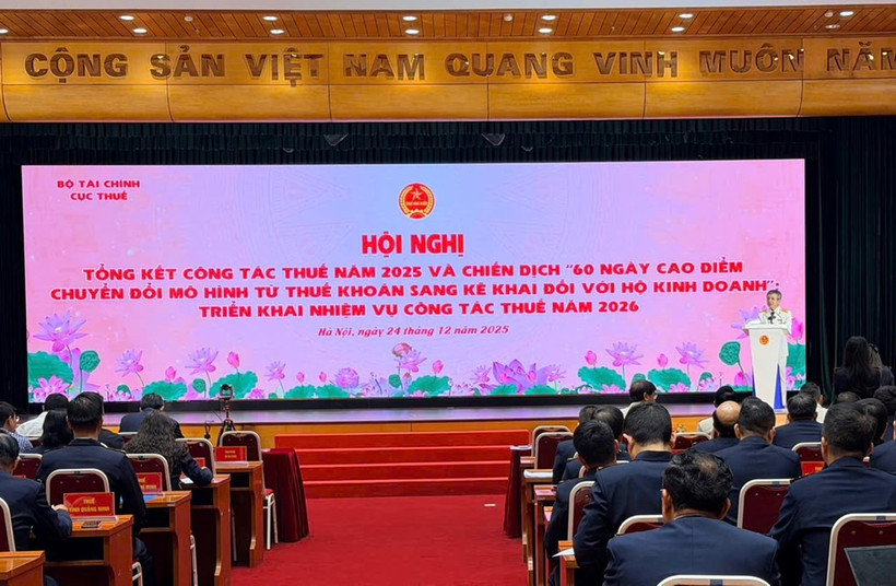 At a conference held in Hanoi on December 24 to review the tax work in 2025. (Photo: VNA)