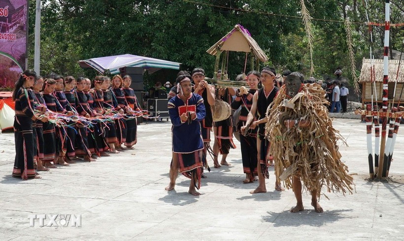 The gong culture in the Central Highlands of Vietnam, recognised as a Masterpiece of the Intangible Heritage of Humanity by UNESCO in 2005, is a pride of Gia Lai. (Photo: VNA)
