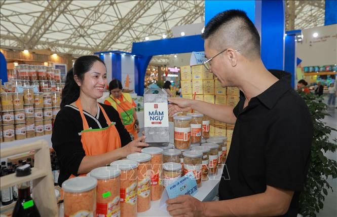 A booth showcases OCOP products from Quang Ninh province at the Autumn Fair 2025. (Photo: VNA)