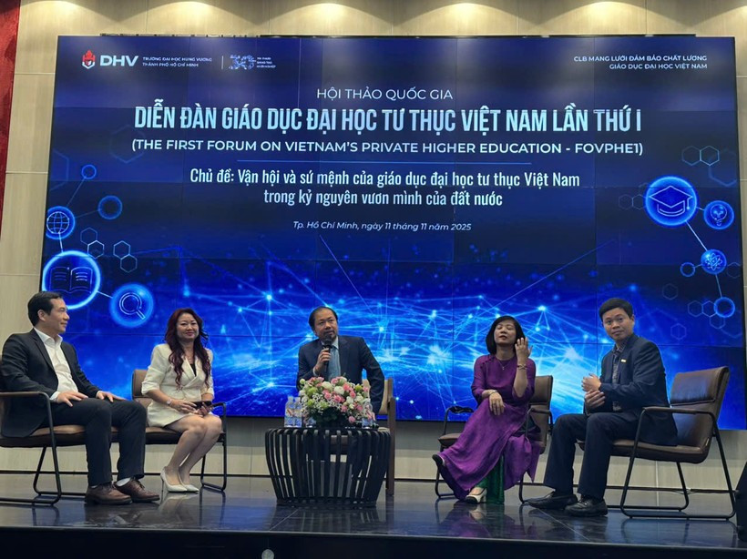 Participants discuss key issues at the forum. (Photo: VietnamPlus)