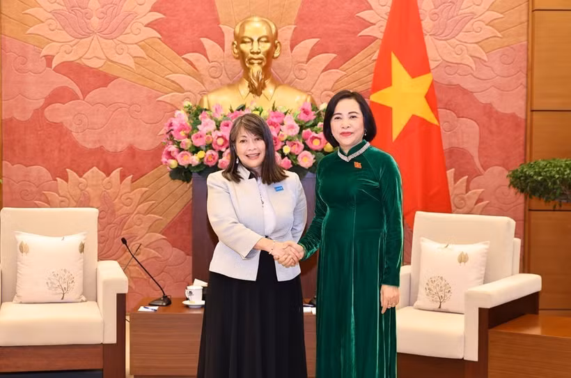 National Assembly (NA) Vice Chairwoman Nguyen Thi Thanh (R) receives UNICEF Regional Director for East Asia and the Pacific June Kunugi (Photo: VNA)