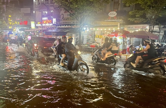 A flooded street in Vinh Hoi ward, HCM City, after heavy rain on November 8 night. (Photo: VNA)