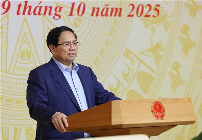 Prime Minister Pham Minh Chinh on October 9 chairs a nationwide teleconference to launch the National Target Programme on Drug Prevention and Control to 2030. (Photo: VNA)