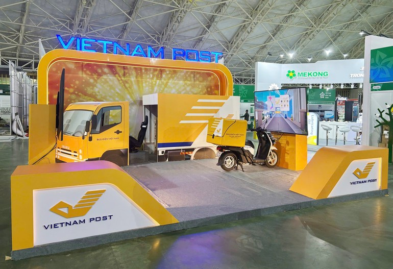 Vietnam Post's booth at the Autumn Fair 2025. (Photo: VNA)