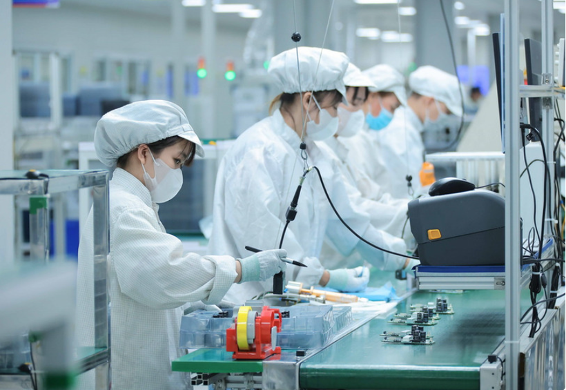 Deputy Minister of Foreign Affairs Nikolay Pavlov and his Vietnamese counterpart Le Thi Thu Hang emphasise the need for expanding cooperation in new fields, including high technology (Illustrative photo: VNA)