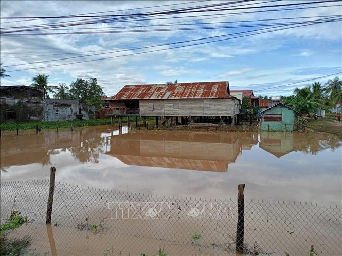 About 450 households in Ia Hiao commune, Gia Lai province, become isolated due to flooding following heavy rains. (Photo: VNA)