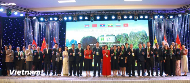 Delegates from six countries – Vietnam, Thailand, Myanmar, Laos, China, and Cambodia – at the morning session on November 17. (Photo: VietnamPlus)