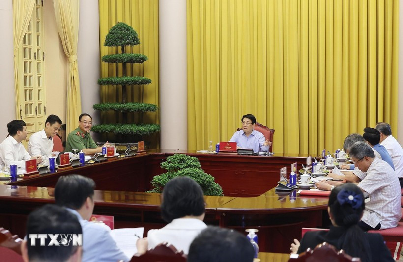 An overview of a meeting chaired by State President Luong Cuong on the preparations for the Hanoi Convention signing ceremony (Photo: VNA)