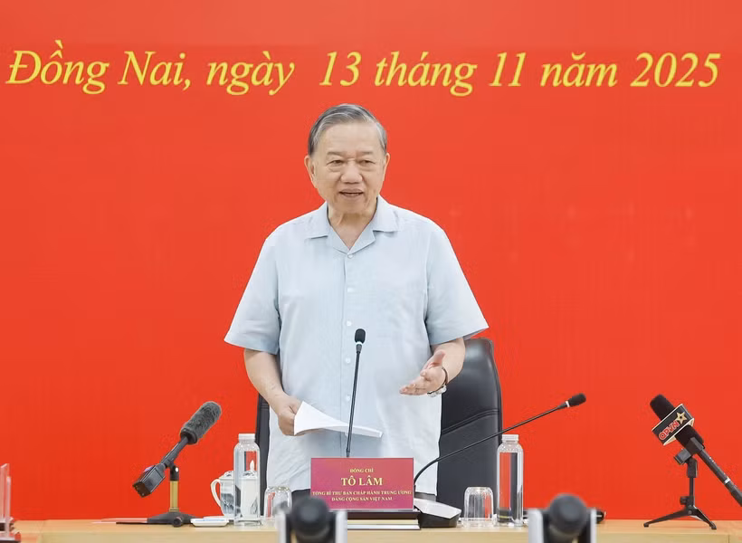 Party General Secretary To Lam speaks at a working session with Dong Nai province's representatives on the construction of the Long Thanh International Airport on November 13, 2025(Photo: VNA)