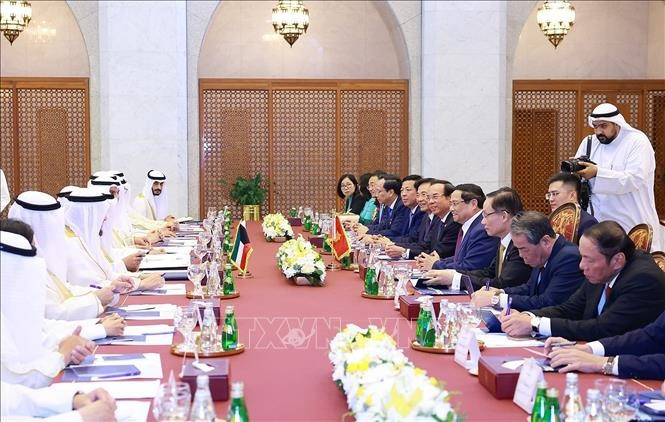 An overview of the talks between Prime Minister Pham Minh Chinh and his Kuwaiti counterpart Sheikh Ahmad Abdullah Al-Ahmad Al-Sabah (Photo: VNA)