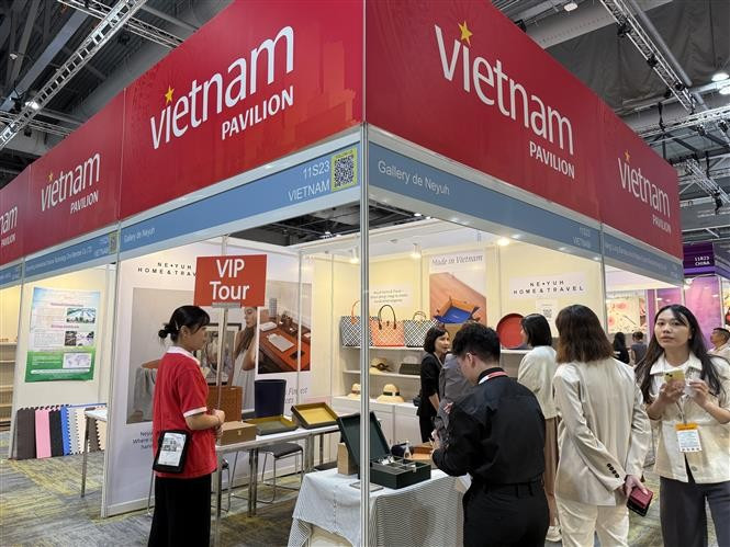 Vietnam Pavilion at the Global Sources Trade Show 2025 in Hong Kong (China). (Photo: VNA)