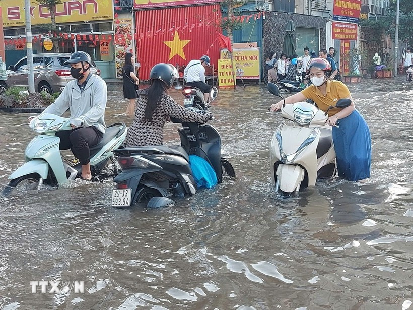 Urban flooding - a growing concern in major Vietnamese cities (Photo: VNA)
