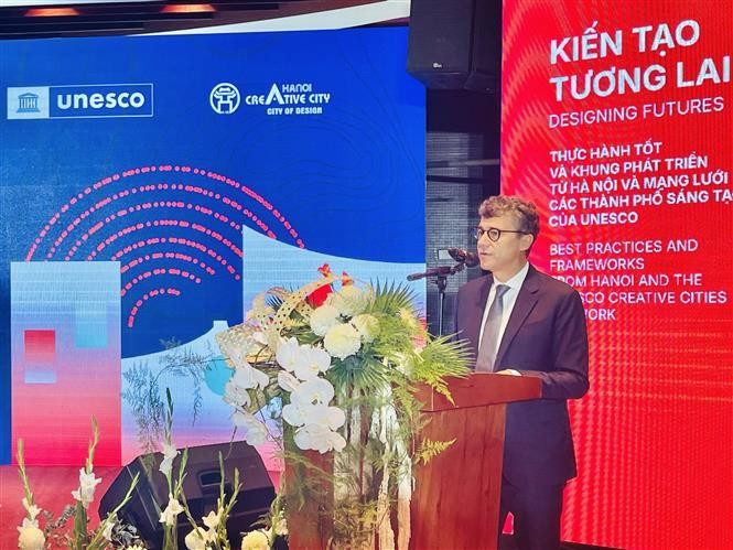 Jonathan Baker, UNESCO Representative to Vietnam, speaks at the conference. (Photo: VNA)