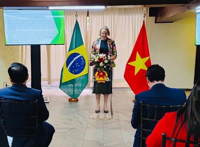 Mirela Janice Eidt, head of the Office of Brazilian Ministry of Agriculture and Livestock (MAPA), speaks at the event (Photo: Vietnamese Embassy in Brazil)