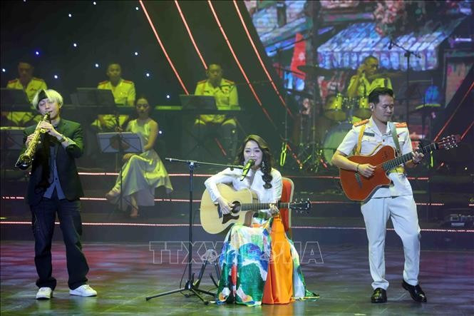 A singingperformance at the programme. (Photo: VNA)