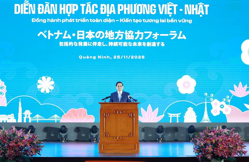 Prime Minister Pham Minh Chinh speaks at the Vietnam-Japan Local Cooperation Forum in Quang Ninh. (Photo: VNA)
