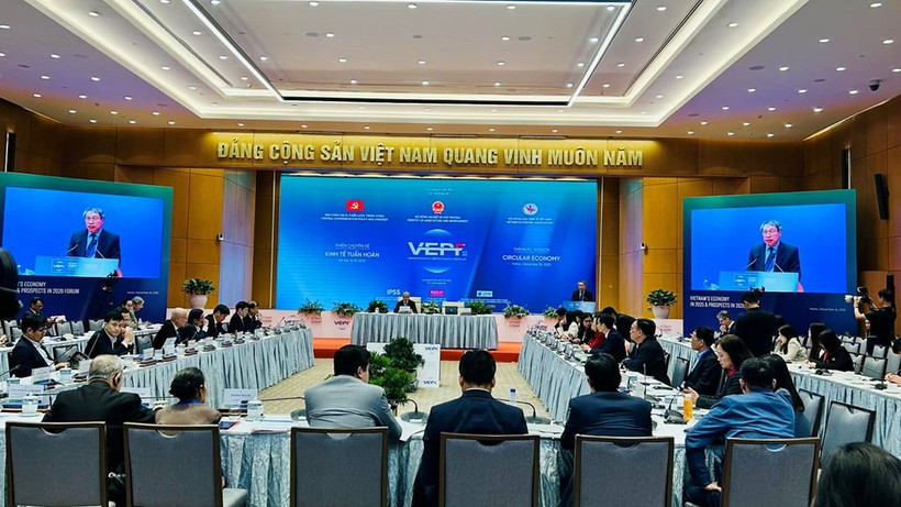 A view of the Vietnam’s Economy in 2025 and Prospects in 2026 Forum (VEPF) held in Hanoi on December 16 (VNA)