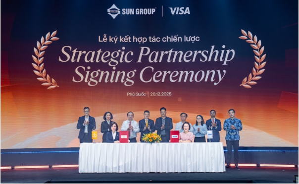 Sun Group and Visa sign a comprehensive strategic partnership on December 20. (Photo: Sun Group) 