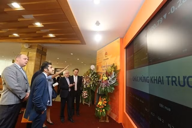 Foreign investors sold 2.92 billion shares last year, resulting in a net outflow of nearly VNĐ134.8 trillion (Photo courtesy of HNX)