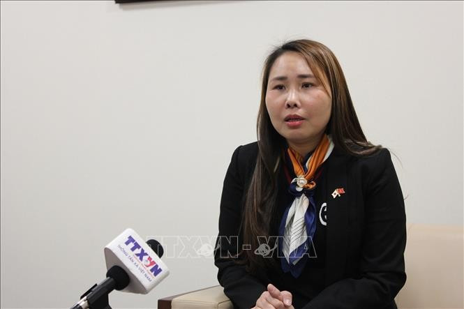 Le Thuong, Chairwoman of the Vietnamese Association in Japan’s Kansai region, grants an interview to the Vietnam News Agency. (Photo: VNA)