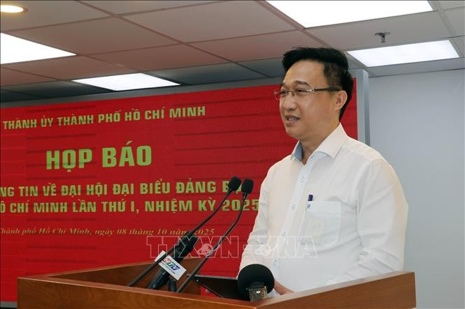 Deputy Secretary of the Ho Chi Minh City Party Committee Dang Minh Thong addresses the press conference (Photo: VNA)