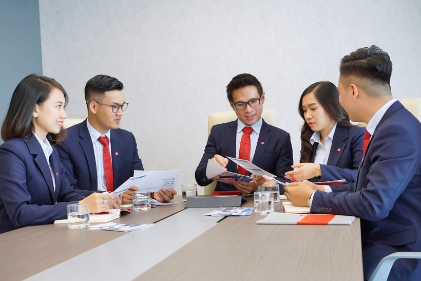 The market upgarde is a milestone recognising reform efforts over the past decade, while opening the door to a larger, more professional "playing field" which requires higher financial capacity and management standards. (Photo: VietnamPlus)