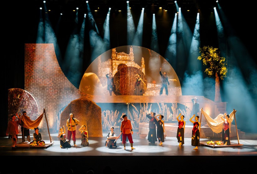 The musical drama “Chi Pheo’s Dream” is a notable performing arts success, maintaining a regular performance schedule over the past year. (Photo: VietnamPlus)