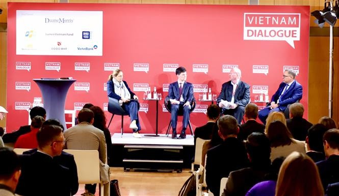 A discussion session at the Vietnam Dialogue 2025 in Frankfurt. (Photo: VNA)