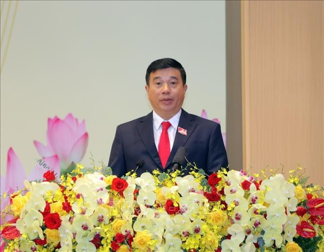 Y Thanh Ha Nie Kdam, member of the Party Central Committee and Secretary of the provincial Party Committee for the 2025–2030 tenure, delivers the closing remarks at the congress. (Photo: VNA)