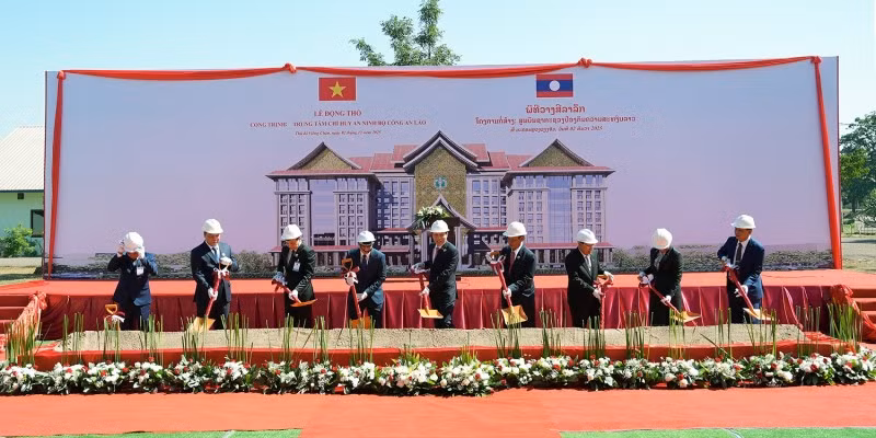 The ground-breaking ceremony for the security command centre of the Lao Ministry of Public Security in Vientiane on December 2. (Photo: cand.com.vn)