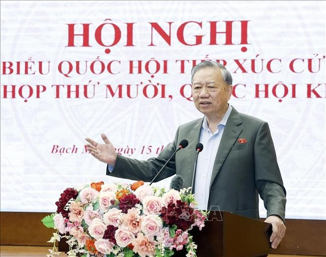 Party General Secretary To Lam speaks at the meeting with voters from 11 wards in Hanoi on December 15, 2025. (Photo: VNA)