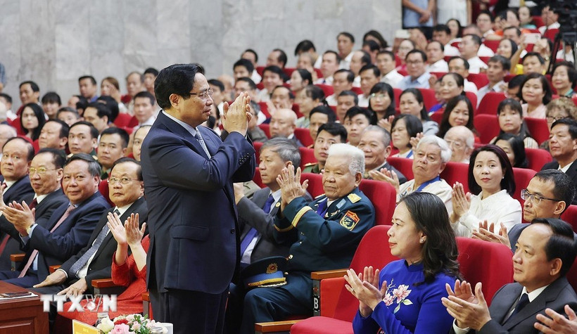 Politburo member and Prime Minister Pham Minh Chinh (standing) attends Hanoi's Patriotic Emulation Congress for the 2025 – 2030 period on October 10. (Photo: VNA)