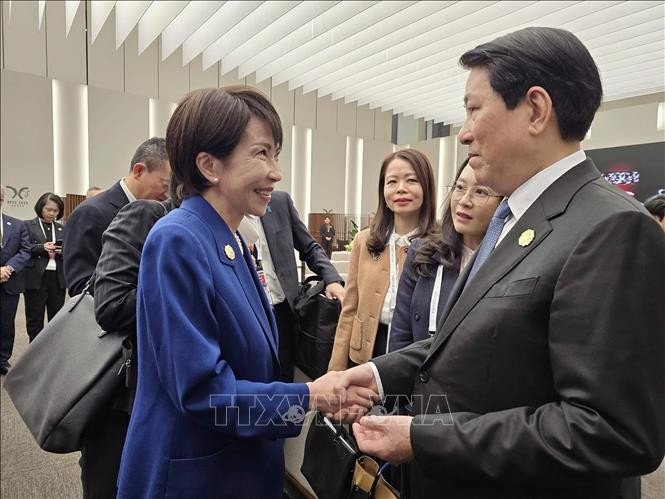 State President Luong Cuong meets with Japanese Prime Minister Sanae Takaichi. (Photo: VNA)