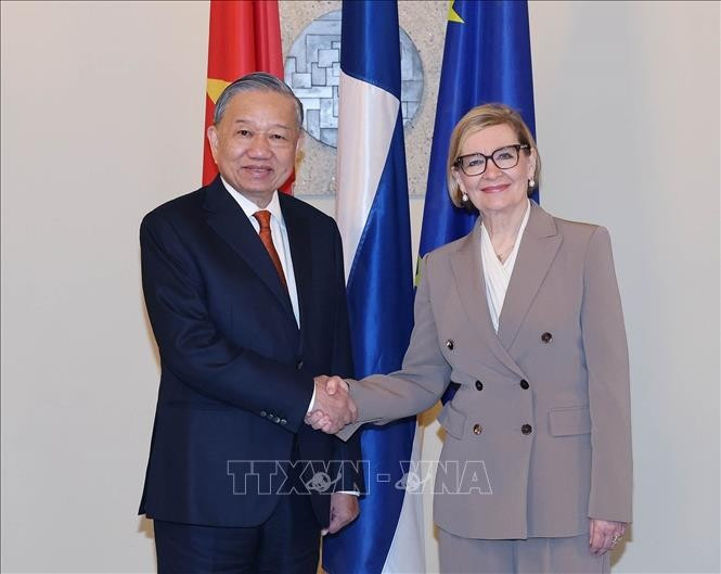 Vietnamese Party General Secretary To Lam (L) and First Deputy Speaker of the Finnish Parliament Paula Risikko (Photo: VNA)