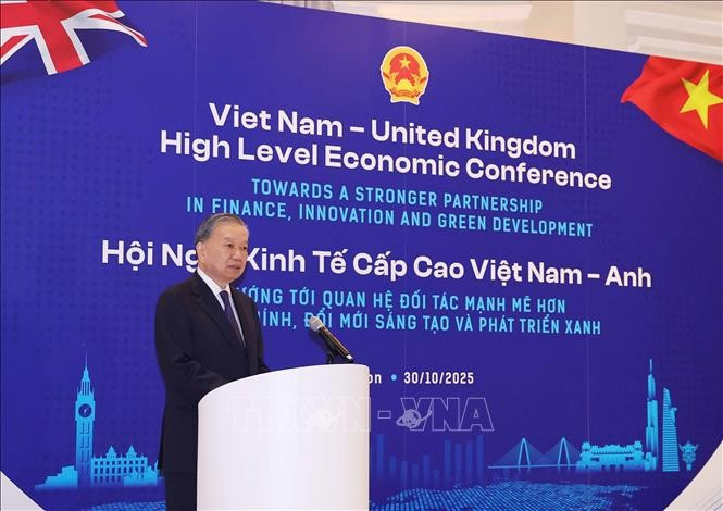 Party General Secretary To Lam delivers a speech at the Vietnam–UK High-level Economic Conference on October 30, 2025. (Photo: VNA)