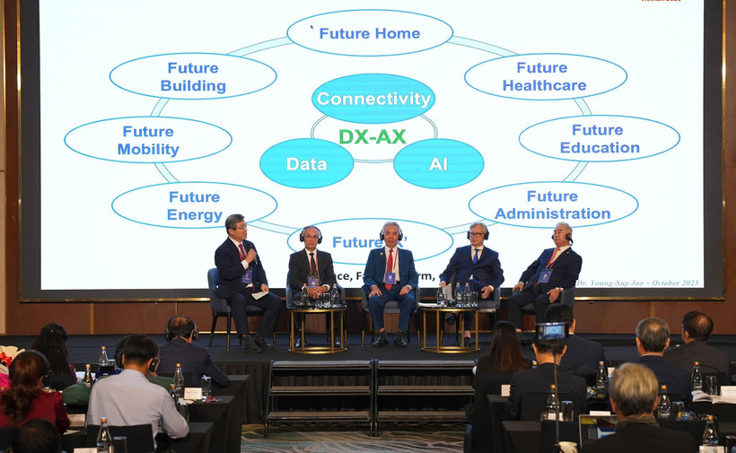 The event attracts around 500 policymakers, economists, entrepreneurs, and creative professionals from Vietnam and other countries. (Photo: VNA)