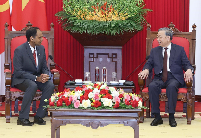 Party General Secretary To Lam receives President of the Data Centre Group at Marvell Technology Inc. Sandeep Bharathi in Hanoi on October 1, 2025 (Photo: VNA)