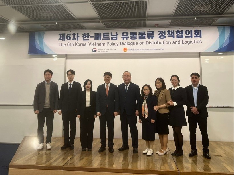 Delegates at the policy dialogue (Photo: VNA)