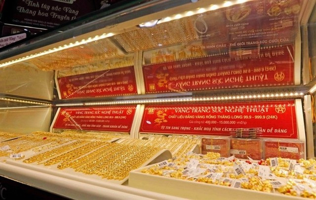 Gold for sales at a shop in Hanoi. (Photo: VNA)