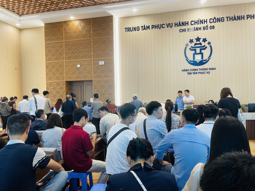 At Dong Anh communal public administration service centre (Photo: VNA)