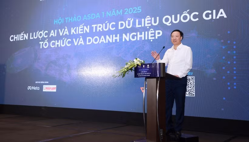 Major General Nguyen Ngoc Cuong, Director of the National Data Centre and Vice Chairman of the National Data Association, speaks at the event. (Photo: VietnamPlus)